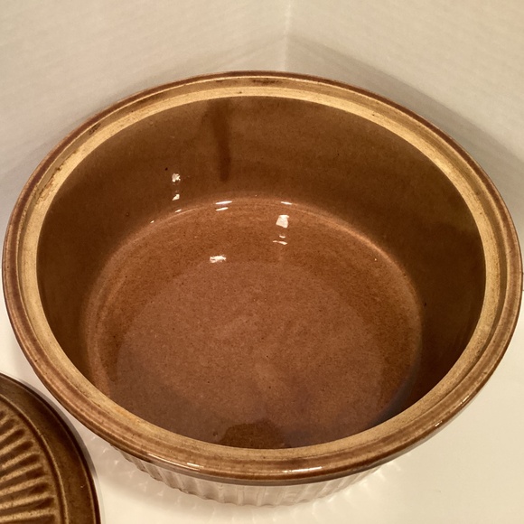 Vintage USA Stoneware Crock Pottery with Ribbed Sides - Picture 2 of 6